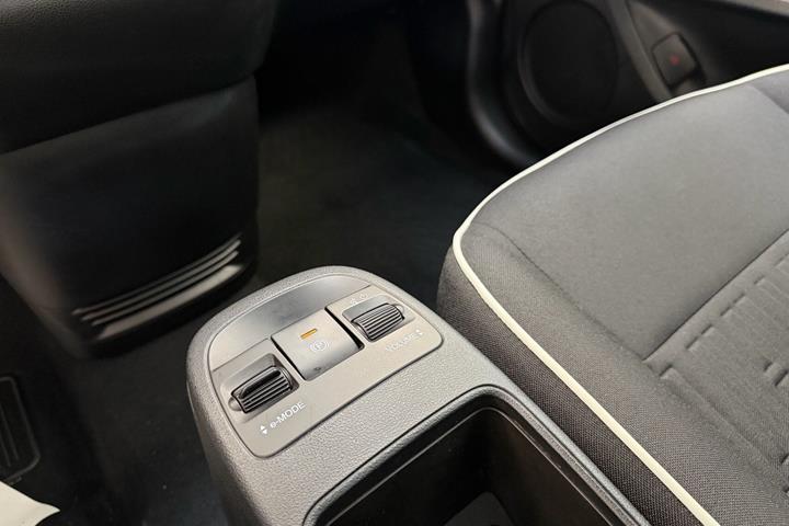 Hvid Fiat 500e fra 2023