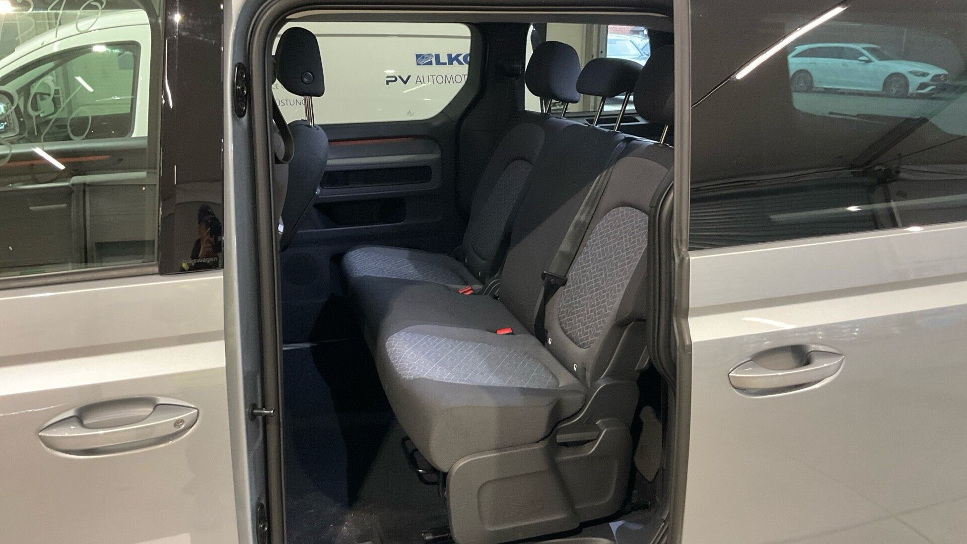 Sølv VW ID.Buzz fra 2024