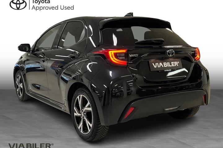 Sort Toyota Yaris fra 2024