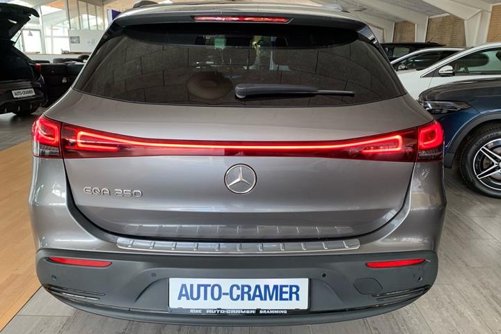 Sort Mercedes EQA250 fra 2022