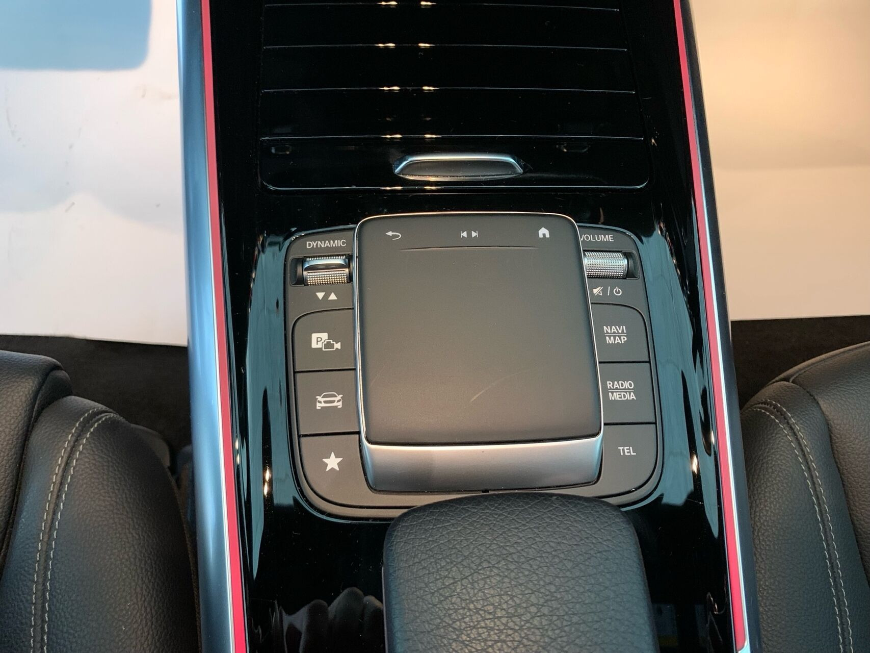 Sort Mercedes EQA250 fra 2022