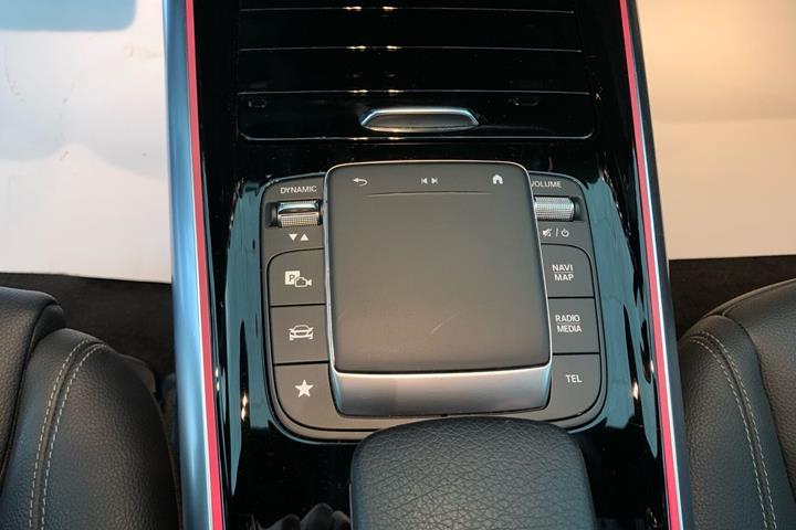 Sort Mercedes EQA250 fra 2022