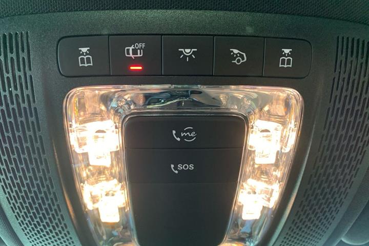 Sort Mercedes EQB250 fra 2023