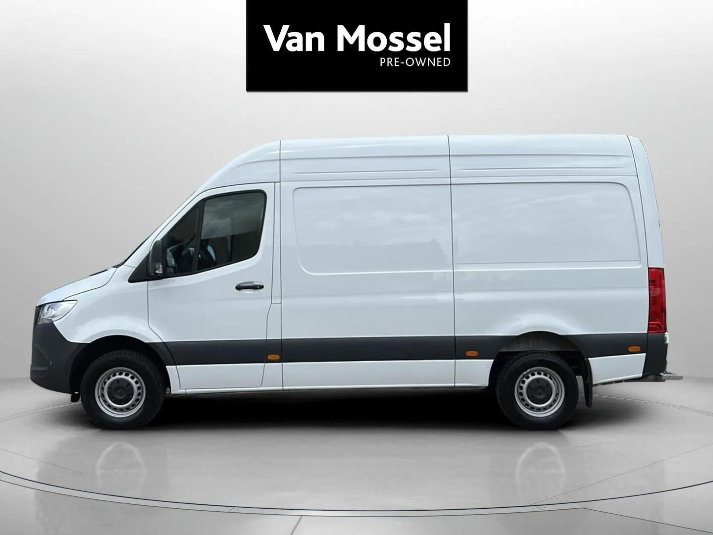 Hvid Mercedes Sprinter fra 2025