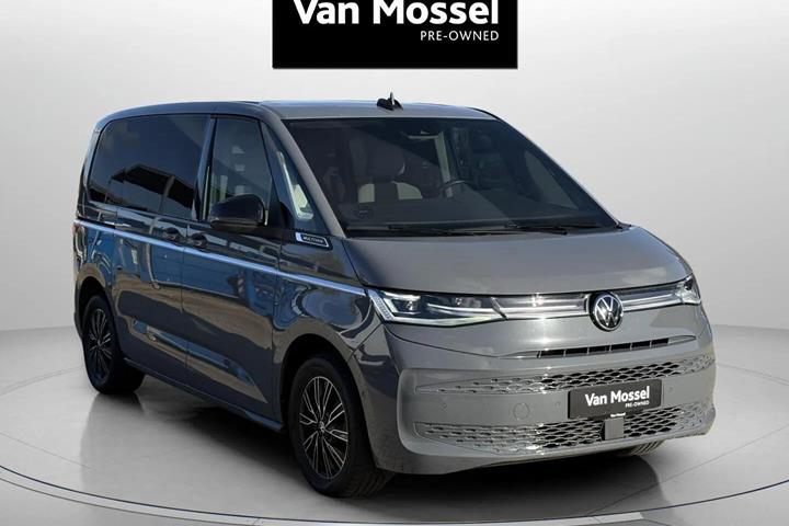 Grå VW Multivan fra 2023