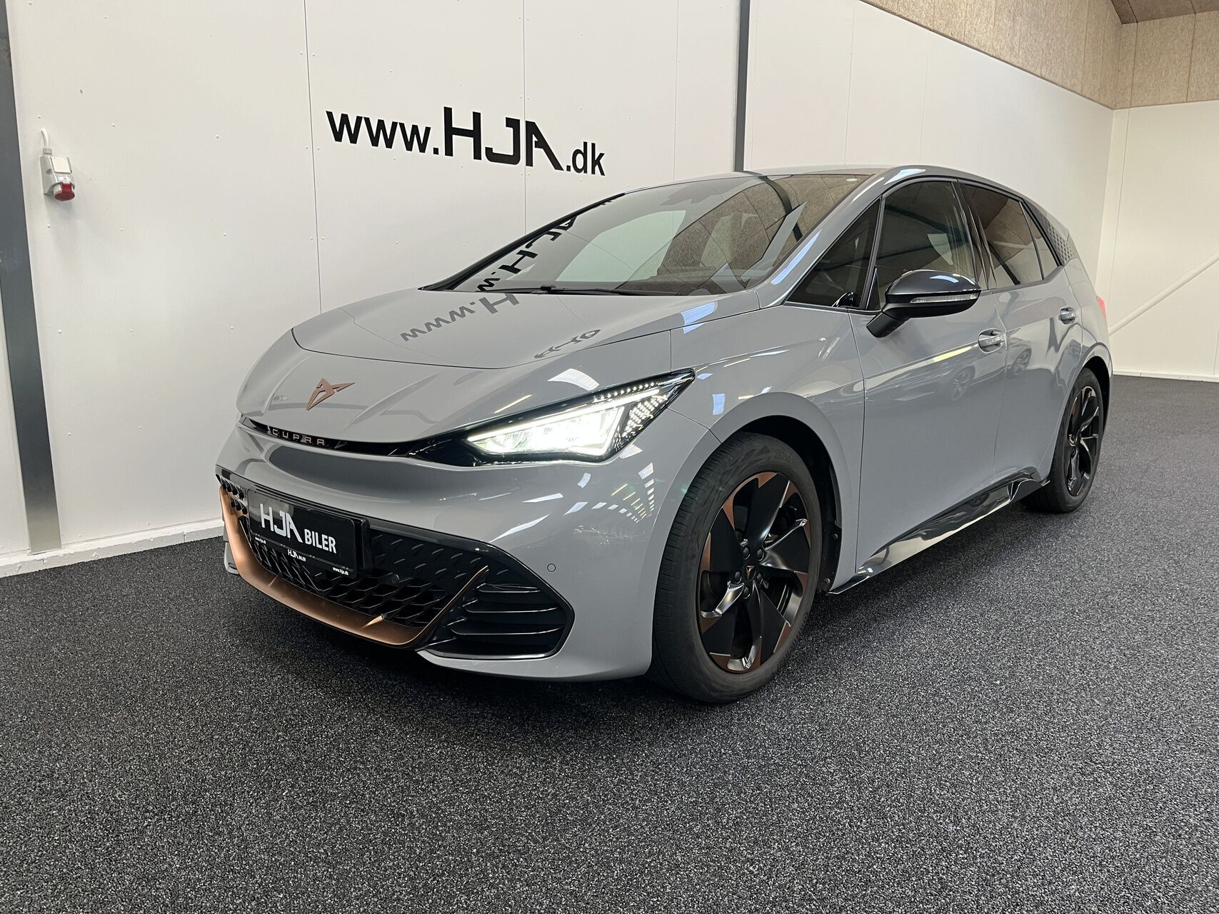 Grå Cupra Born fra 2022