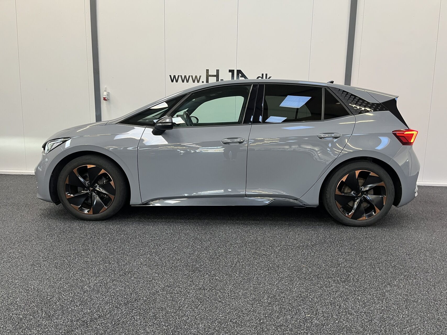 Grå Cupra Born fra 2022