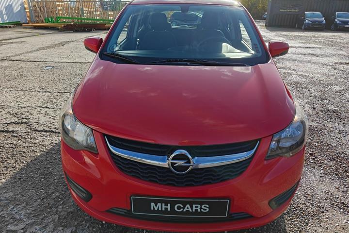 Gul Opel Karl fra 2017