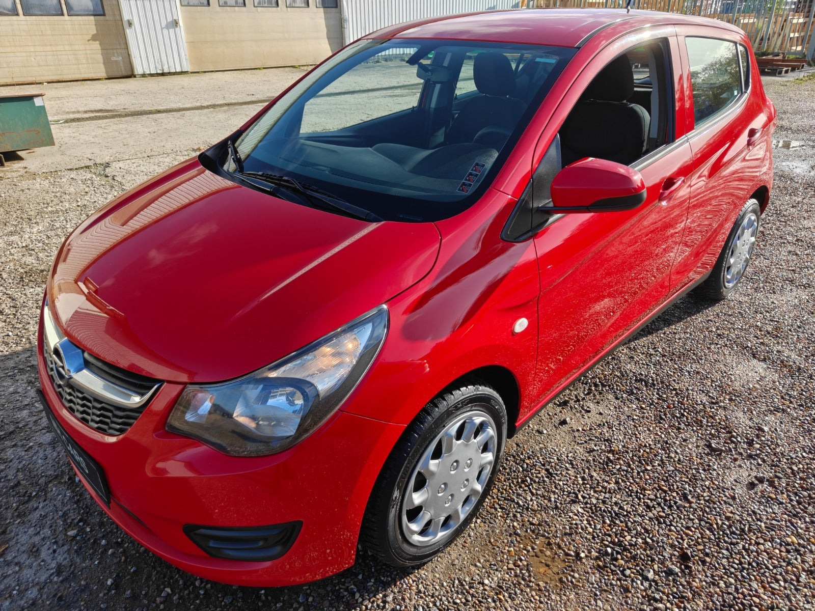 Gul Opel Karl fra 2017