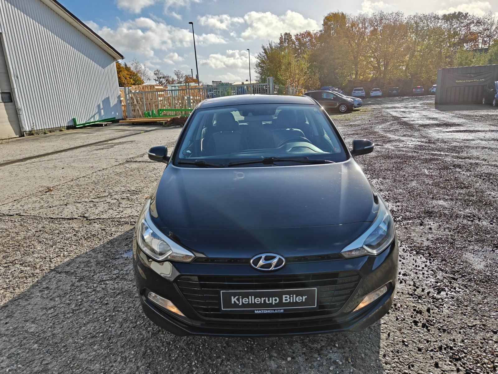 Gul Hyundai i20 fra 2017