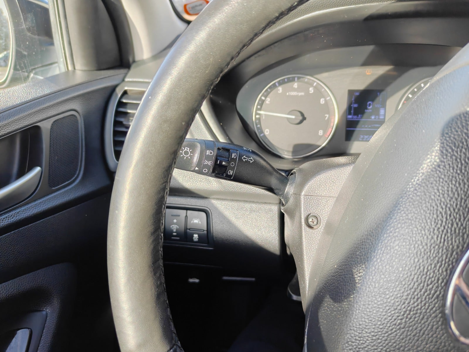 Gul Hyundai i20 fra 2017