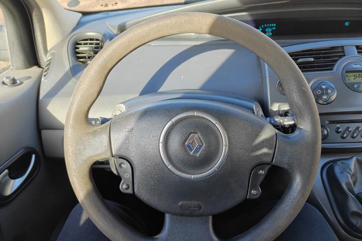 Gul Renault Grand Scenic II fra 2006