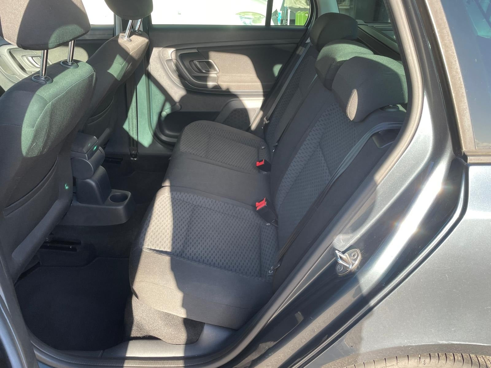 Grå Skoda Fabia fra 2015