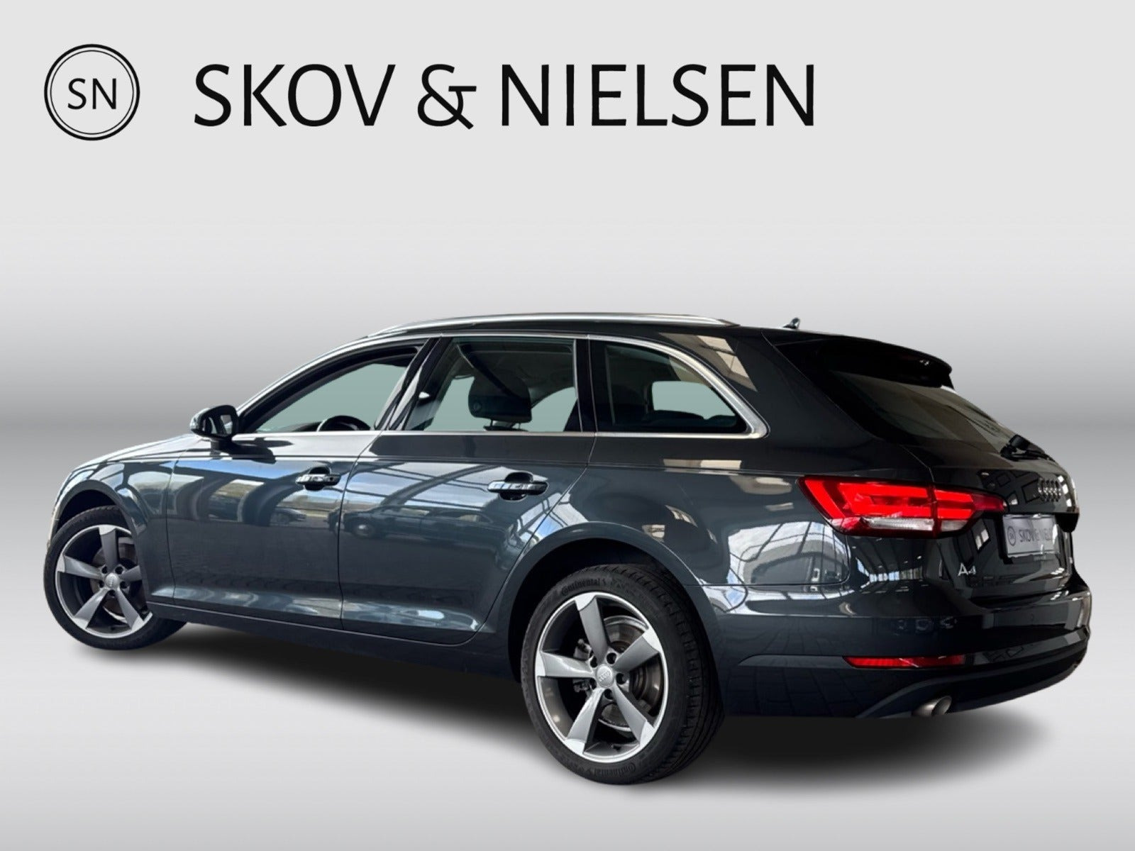 Grå Audi A4 fra 2015