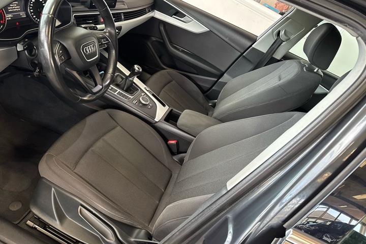 Grå Audi A4 fra 2015