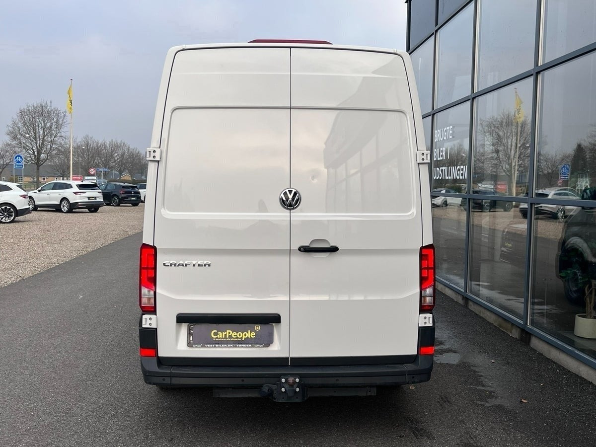 Hvid VW Crafter 35 fra 2024