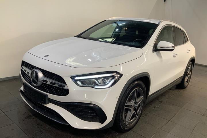 Hvid Mercedes GLA200 fra 2021