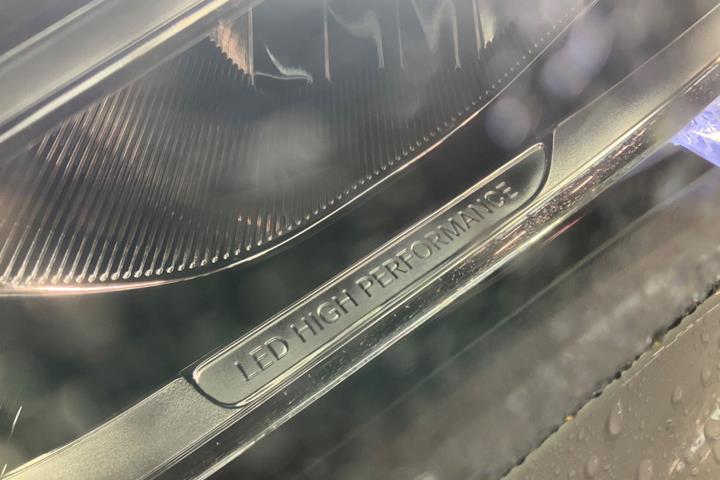 Hvid Mercedes GLA200 fra 2021