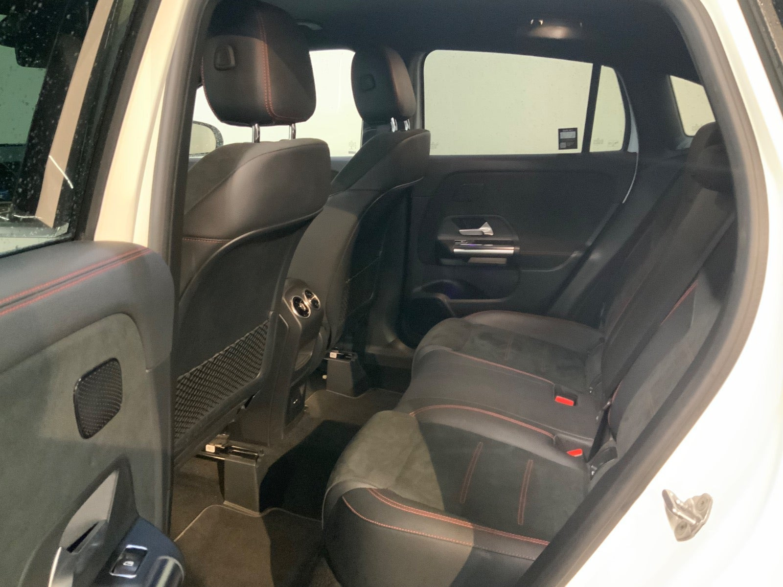 Hvid Mercedes GLA200 fra 2021