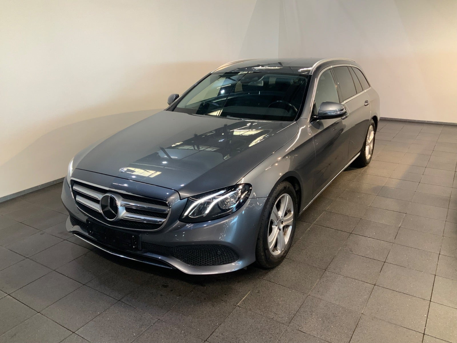 Mercedes E220 d 2,0 Avantgarde stc. aut.