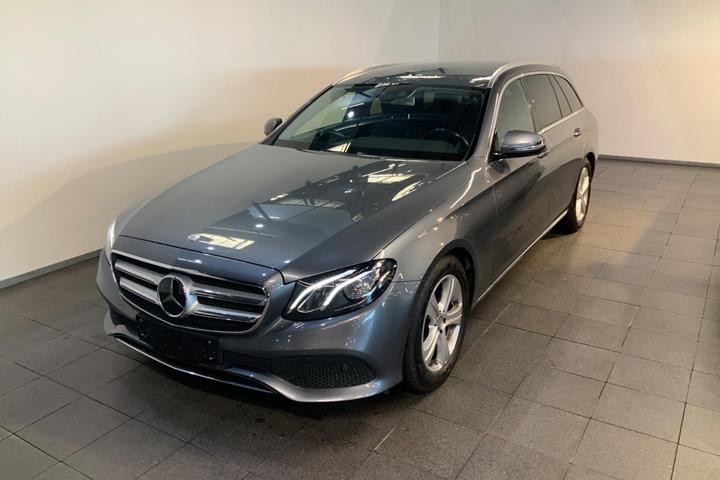 Grå Mercedes E220 d fra 2017