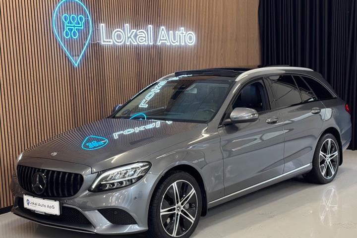 Grå Mercedes C300 de fra 2020