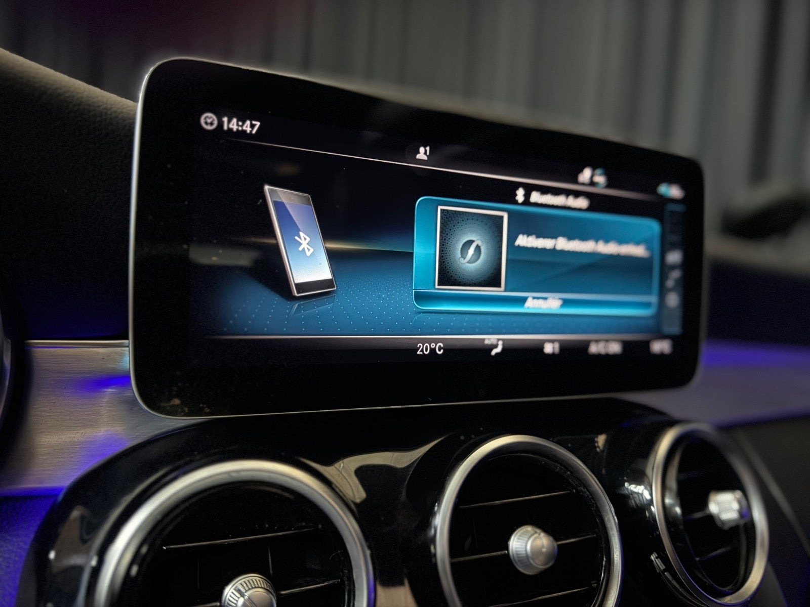 Grå Mercedes C300 de fra 2020