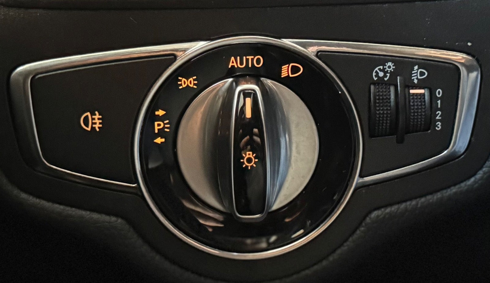 Sølv Mercedes C180 fra 2013