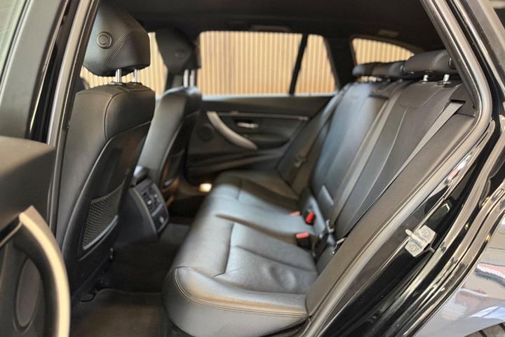 Sort BMW 320d fra 2018