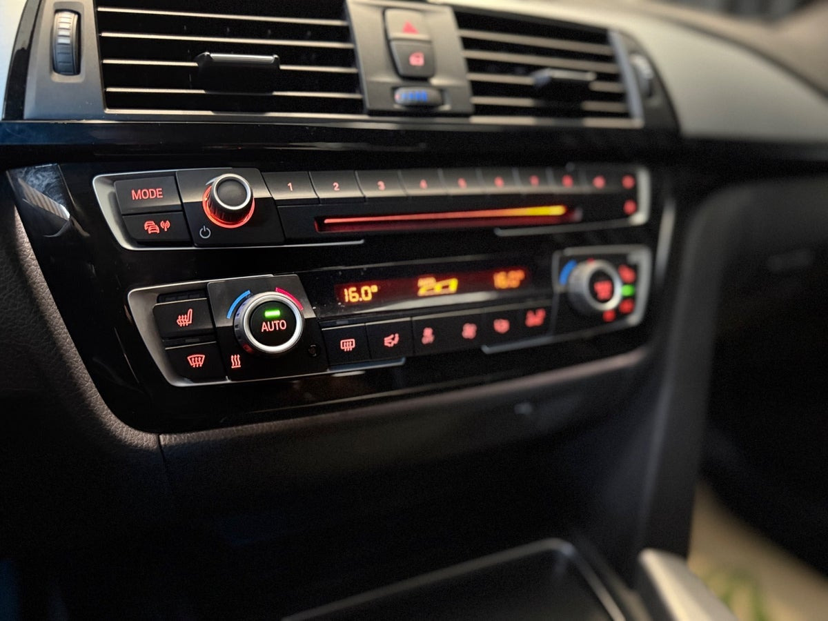 Sort BMW 320d fra 2018