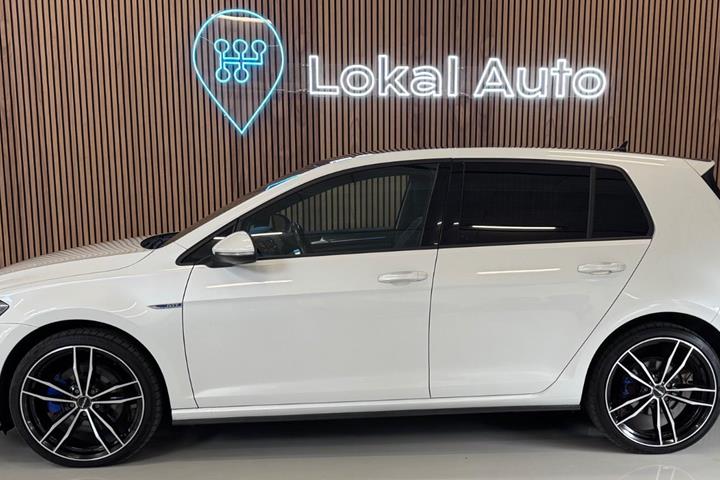 Blå VW Golf VII fra 2019