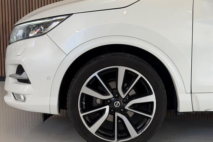 Sort Nissan Qashqai fra 2019
