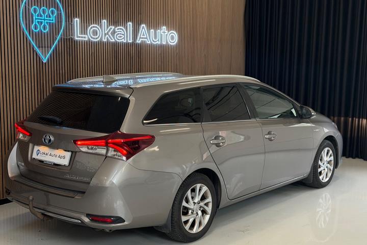 undefined Toyota Auris fra 2015