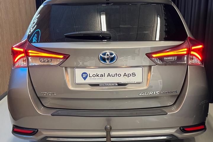 undefined Toyota Auris fra 2015