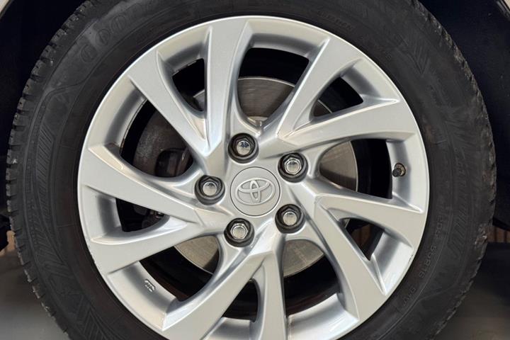 undefined Toyota Auris fra 2015