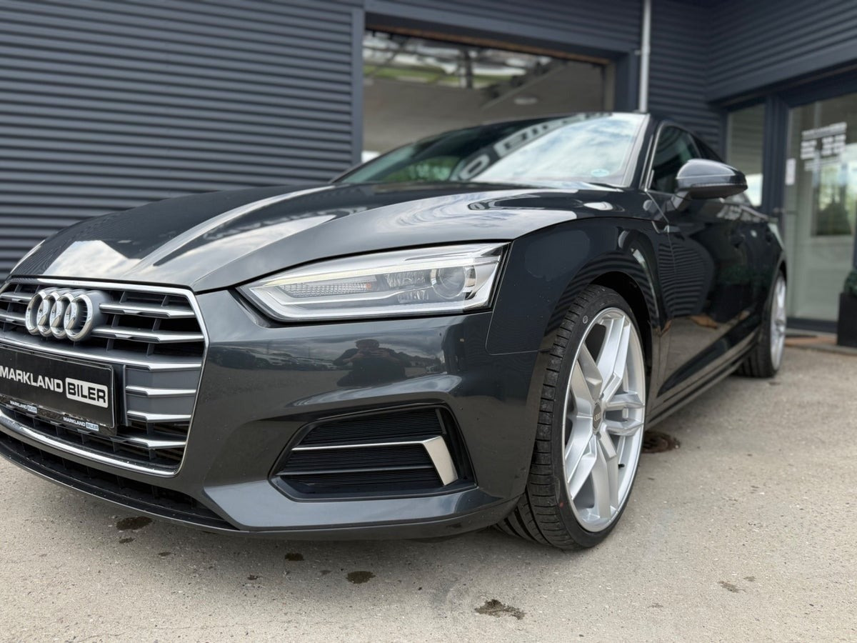 Grå Audi A5 fra 2018