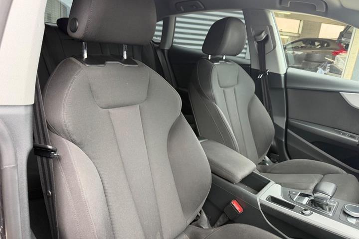Grå Audi A5 fra 2018