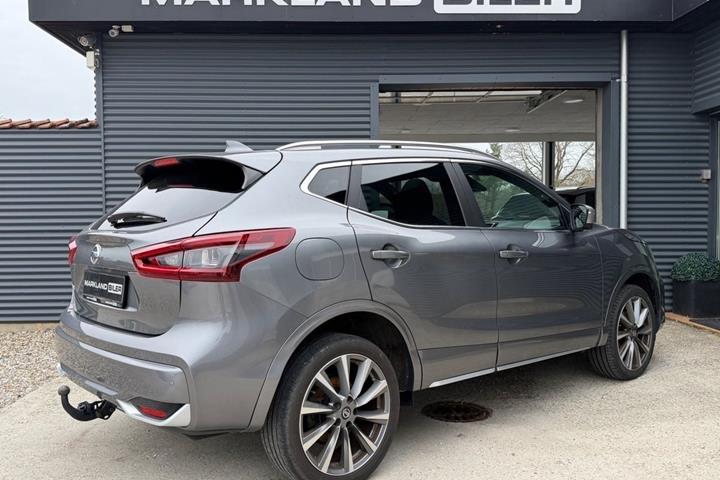 Grå Nissan Qashqai fra 2020