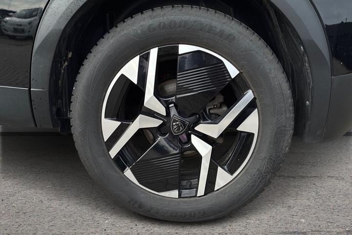Sort Peugeot e-2008 fra 2024