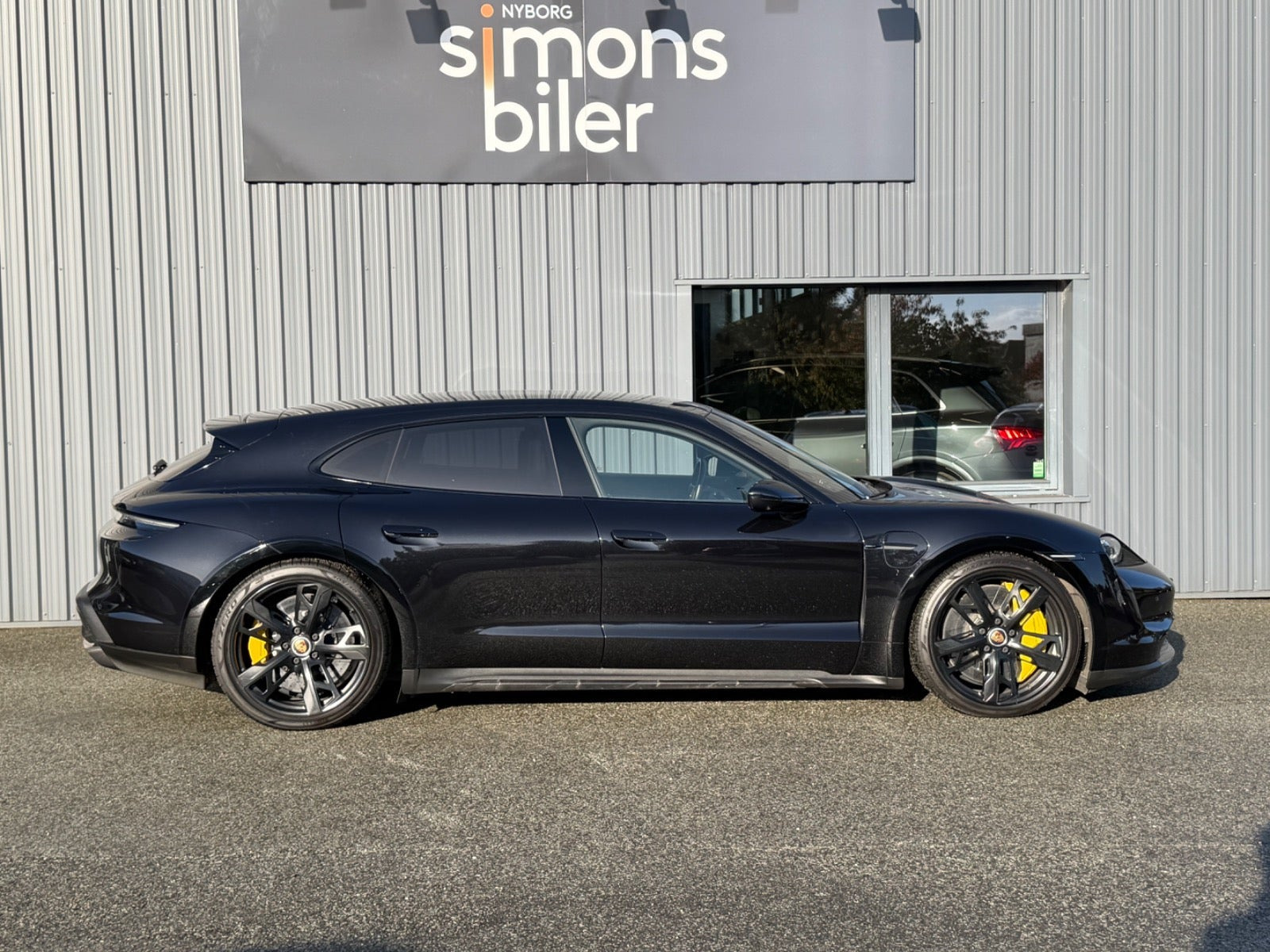 Sort Porsche Taycan Turbo S fra 2021