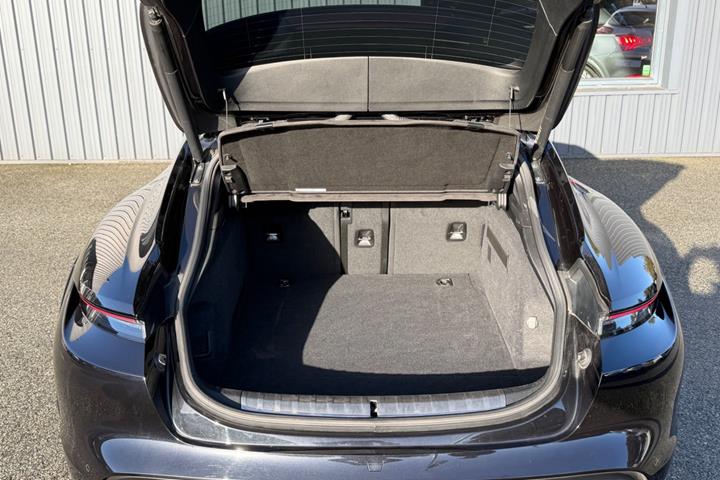 Sort Porsche Taycan Turbo S fra 2021
