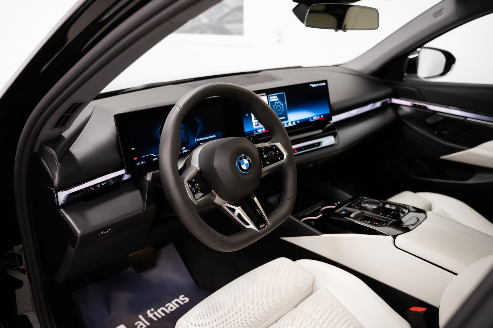 Hvid BMW i5 fra 2025