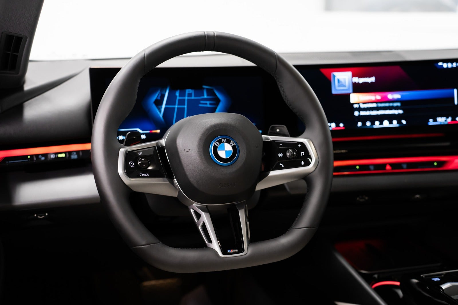Hvid BMW i5 fra 2025