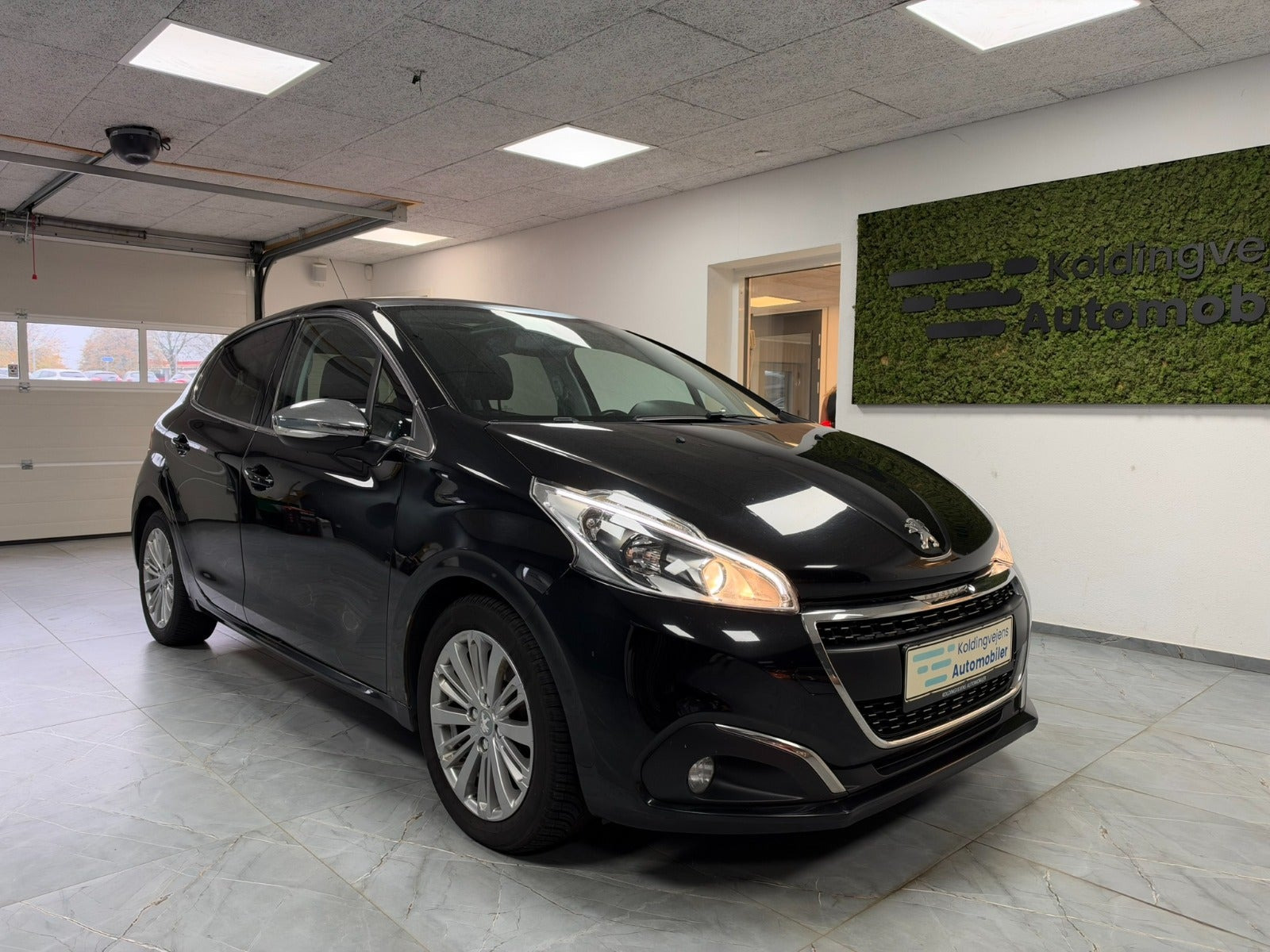 Peugeot 208 1,6 BlueHDi 100 Allure Sky
