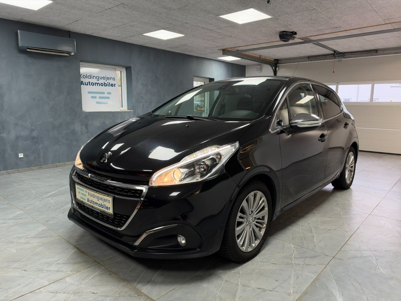 undefined Peugeot 208 fra 2017