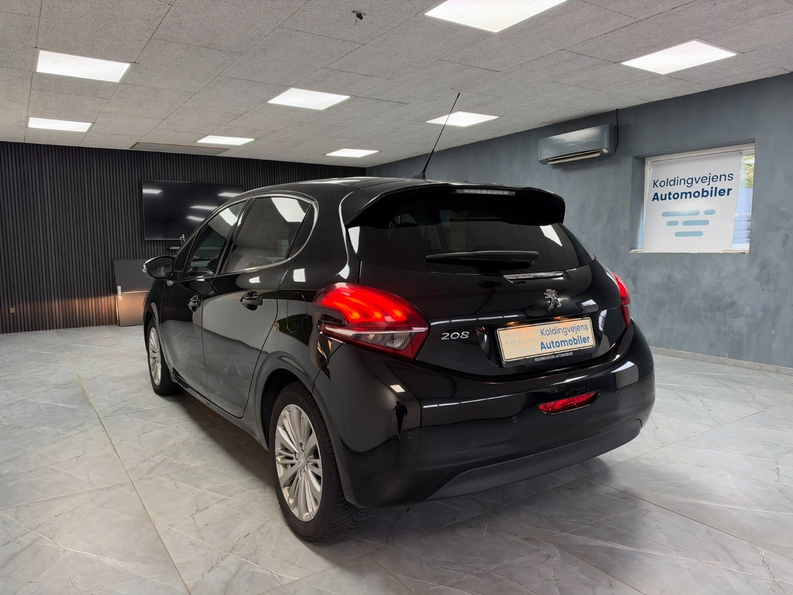 undefined Peugeot 208 fra 2017