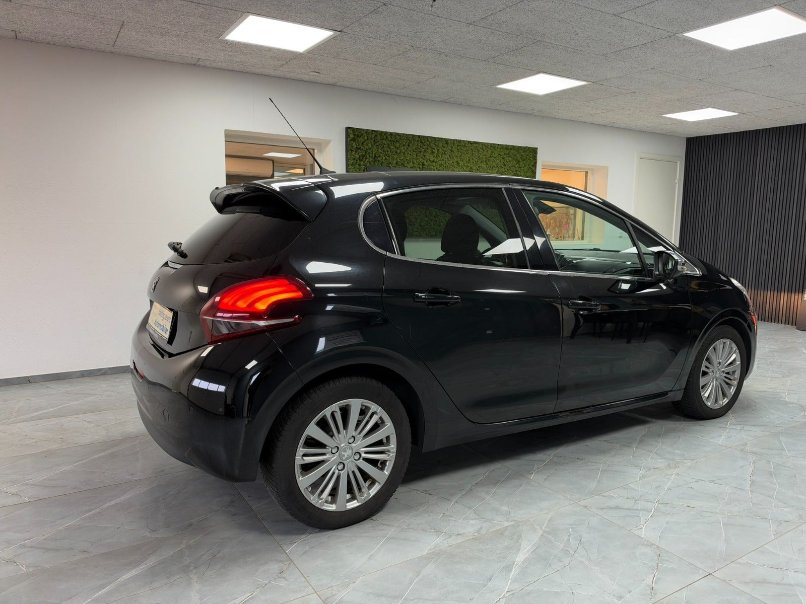 undefined Peugeot 208 fra 2017