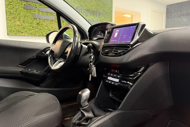 undefined Peugeot 208 fra 2017