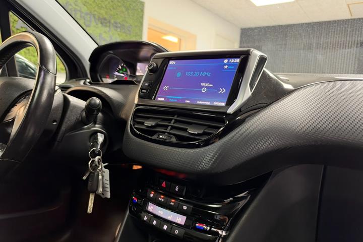 undefined Peugeot 208 fra 2017