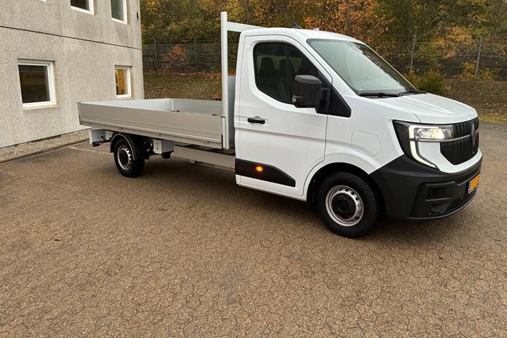 Hvid Renault Master V T35 fra 2026
